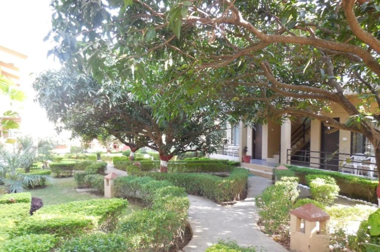 Corbett Aroma Park Hotel Rāmnagar Buitenkant foto